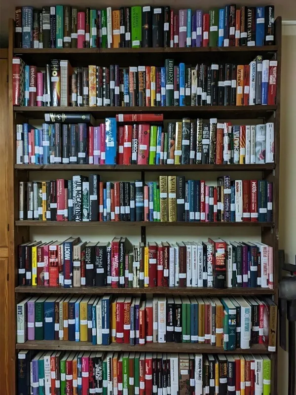 Une bibliothèque éternellement jeune (visite en russe)