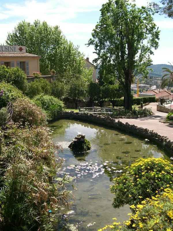 DÉCOUVREZ LES JARDINS EMBLÉMATIQUES DU CENTRE HISTORIQUE