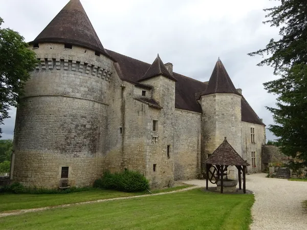 Visite libre du château de Bayers