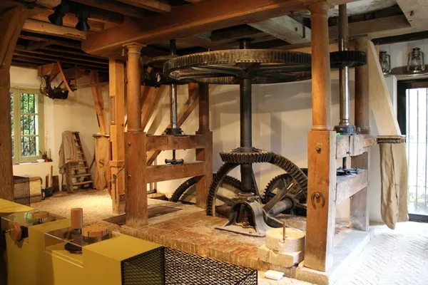 Visite commentée d'un moulin à eau : le moulin Russon