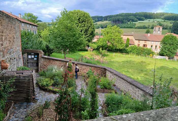 Visite scolaire du Jardin Médiéval