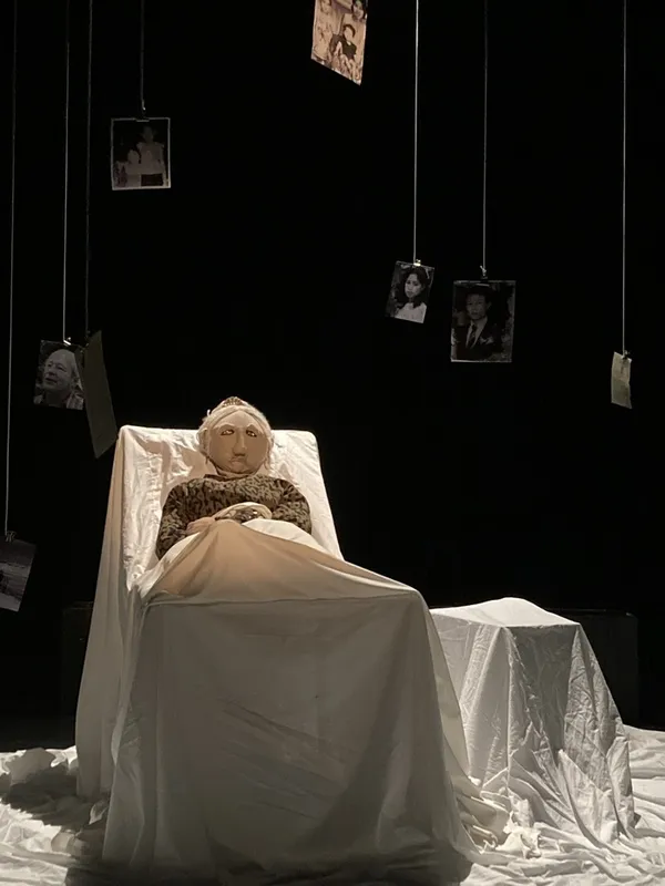 Malis, la vieille femme et la joie