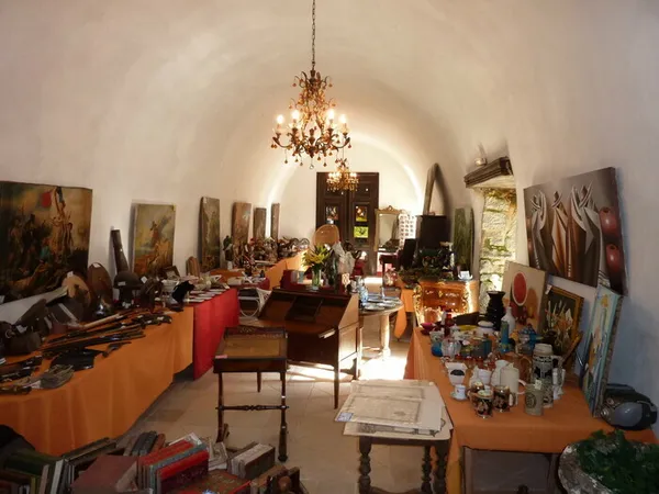 La brocante des chateaux un événement chargé d art et d histoire