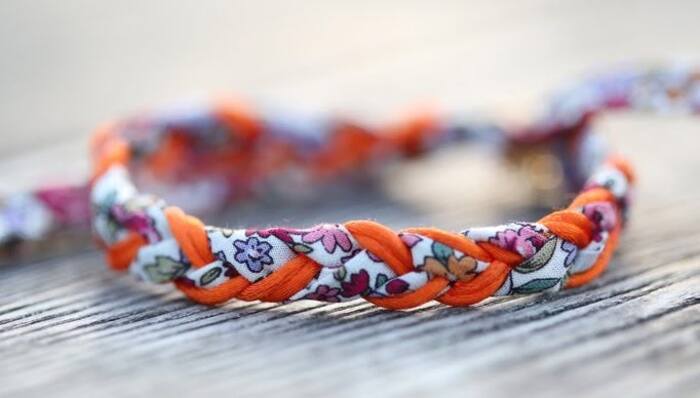 Le Petit atelier de l'été : bracelets tissus