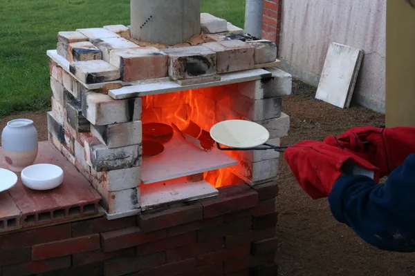 Cuisson au four à bois et vente de la production