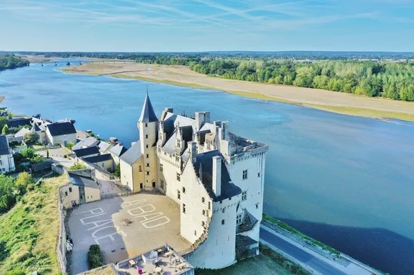 Visite guidée du château de Montsoreau - musée d'art contemporain