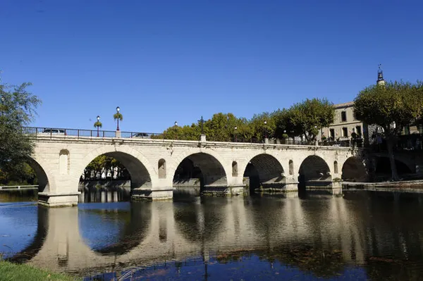 Circuit : du pont romain au château, patrimoine bâti et biodiversité