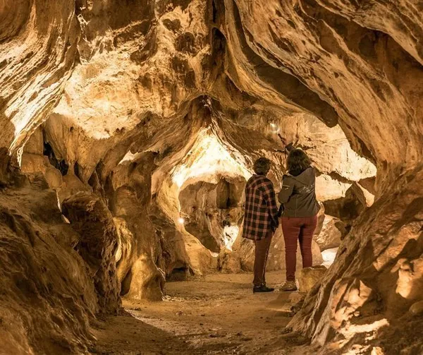 Visite guidée de la grotte Margot à la lampe tempête