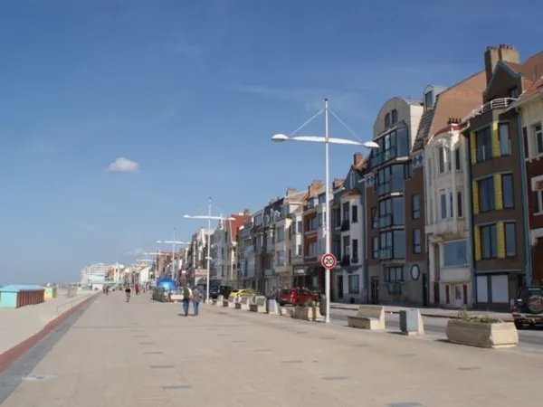 BALADE AU BORD DE LA MER