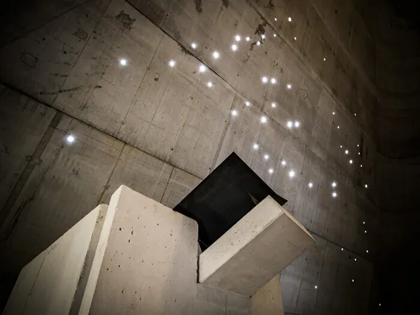 Nef de l'église Saint-Pierre de Firminy-Vert - Le Corbusier