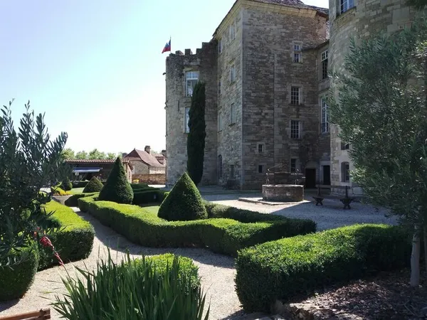 Visite commentée des jardins à la française du château de la Reine Margot