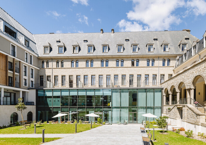 Visite de la résidence de l'Adoration | Anciennement “hôtel des Demoiselles” puis “collège de l’Adoration”