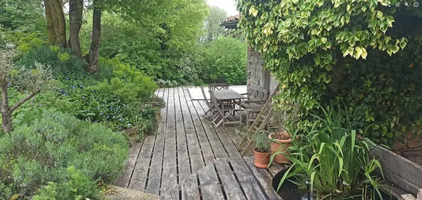 Visite du jardin de NELS, en perpétuelle évolution depuis l'an 2000.