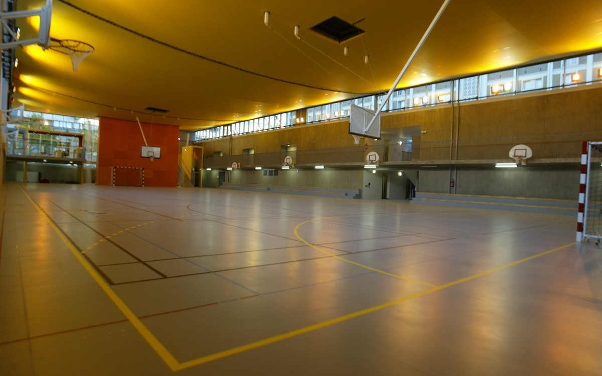 Paris sport proximité : badminton, crossfit et gym douce au gymnase Reuilly
