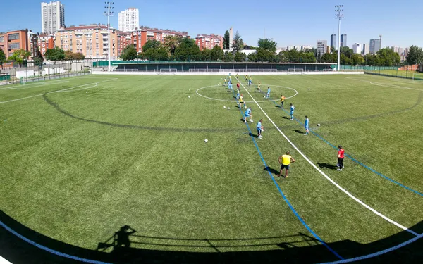 Paris sport proximité : football mixte et tennis au centre sportif Déjerine