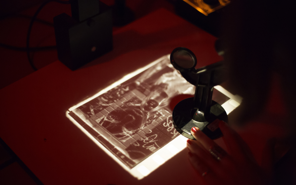 Atelier de photographie argentique noir et blanc et de tirage en chambre noire