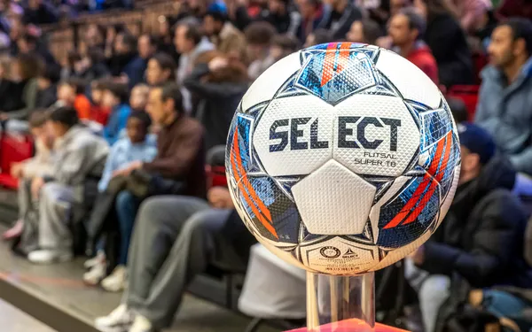 Paris sport proximité : Futsal, basket au gymnase Fragonard