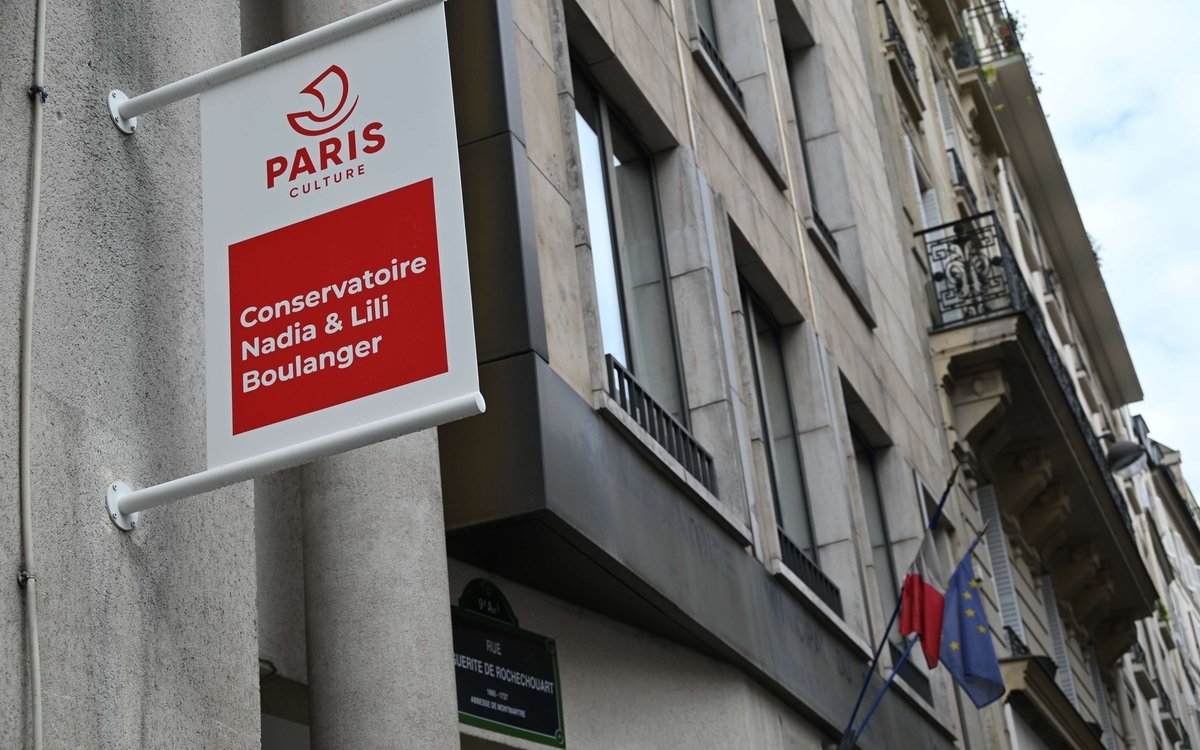 Les jeunes pianistes du conservatoire au piano