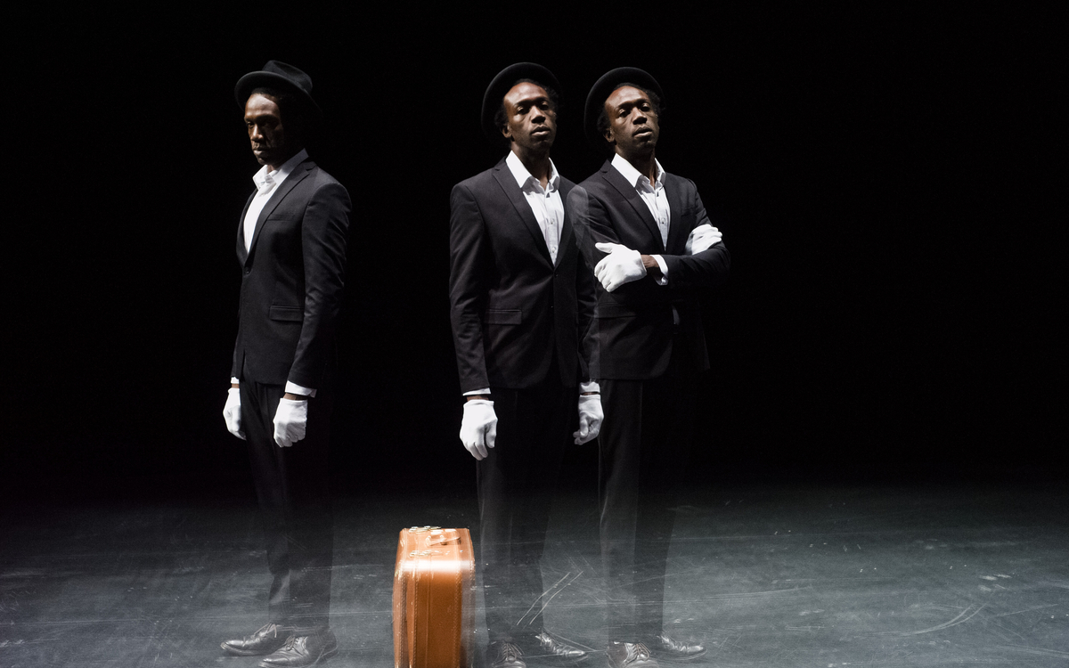 Salade, tomate, oignons, une pièce sur la quête d'identité au Théâtre Silvia Monfort