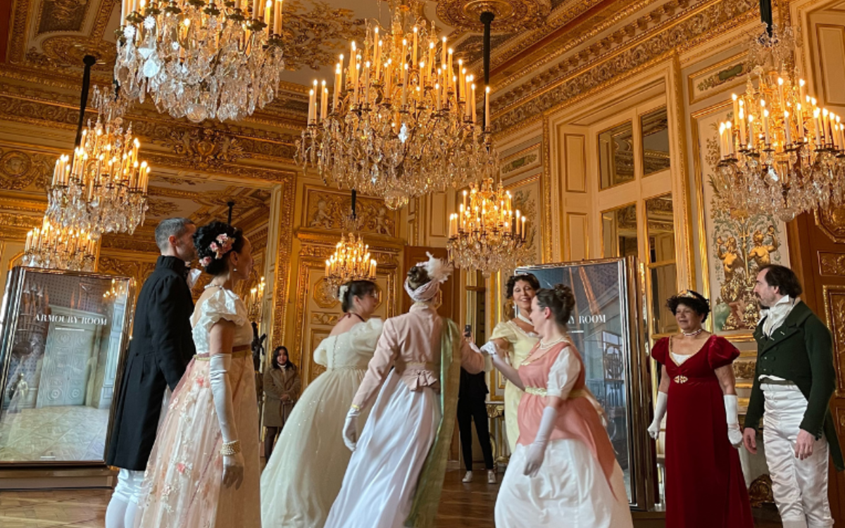 Bals d'époque de l'Hôtel de la Marine : voyagez dans le temps en dansant