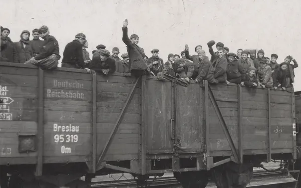 La fin de la Shoah. Survivre, témoigner, juger
