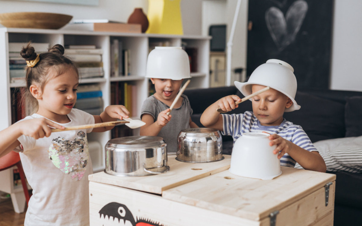 Stage vacances d'hiver - Percussion sur objets du quotidien 3-5 ans au centre Paris Anim' Wangari