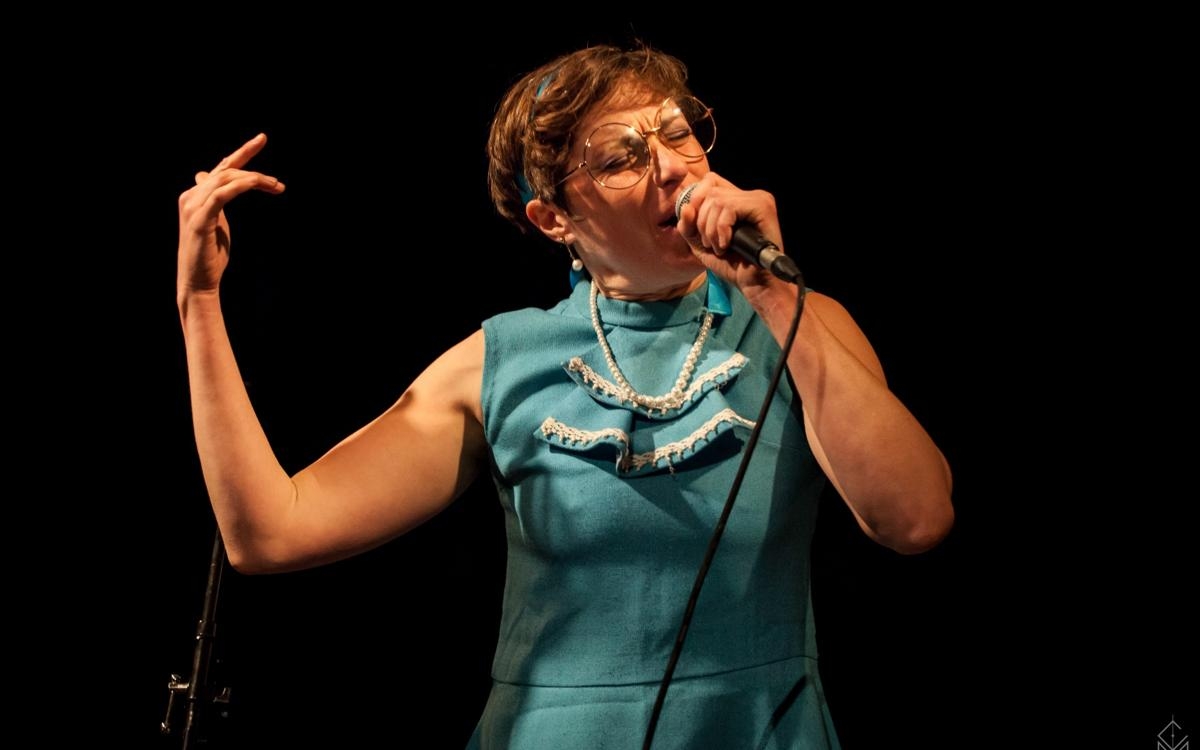 Nathalie "clown, rap, patrimoine" suivi d'un dj set mazout