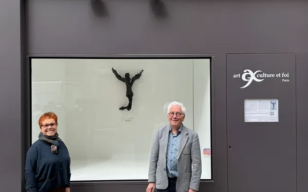 " Exposition Hélène Mugot : Toute personne qui tombe a des ailes."