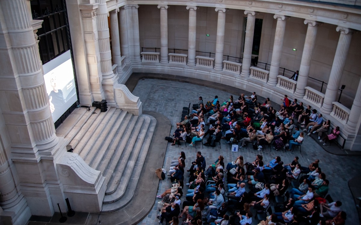 Galliera fait son cinéma : le 18e siècle sous le feu des projecteurs !