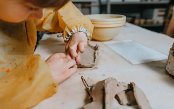 Stage Modelage "instruments de musique en argile" 7-10 ans