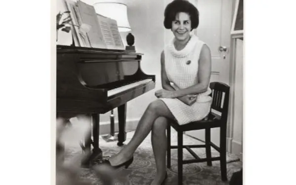 Avec une légère intimité : Madeleine Malraux, pianiste
