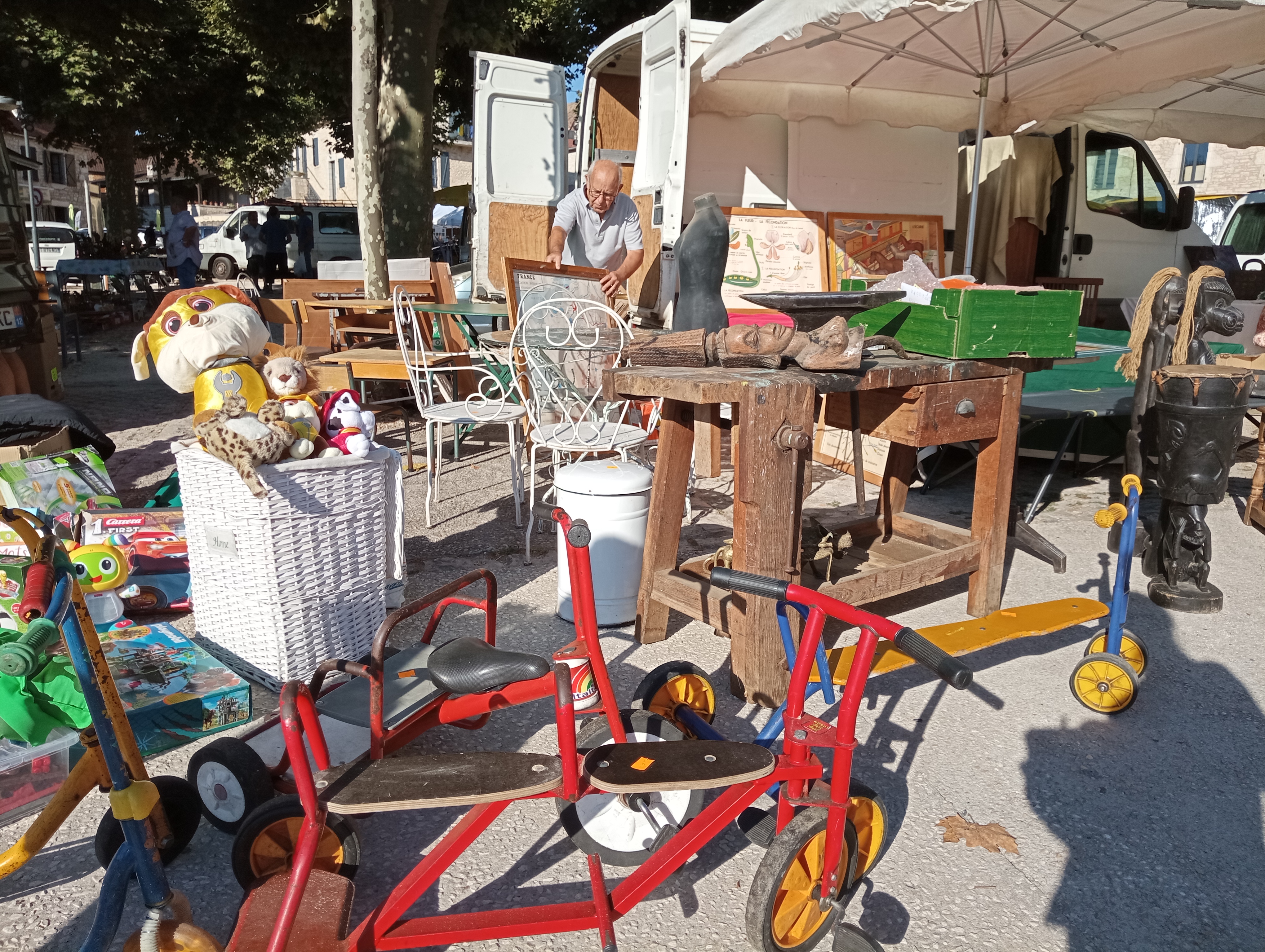 Vide grenier à Beaumat
