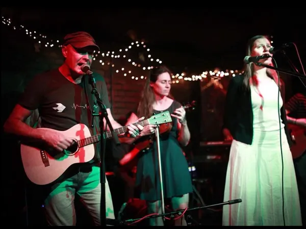 Mishaped Pearls, groupe anglais de folk contemporain
