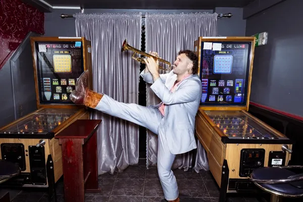 GASPARD LEVENTRE : HARD KARAOKE WAVE