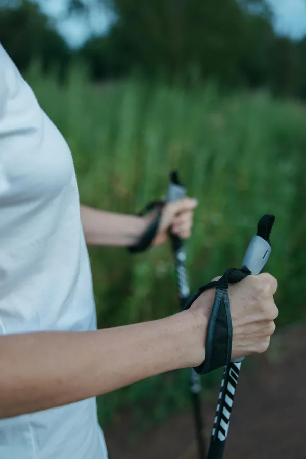 UN ÉTÉ EN MOUVEMENT : MARCHE NORDIQUE