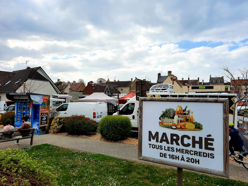 Marché hebdomadaire de Douvres-la-Délivrande
