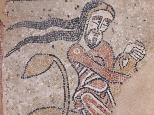 Visite guidée : Layrac et sa rarissime mosaïque romane
