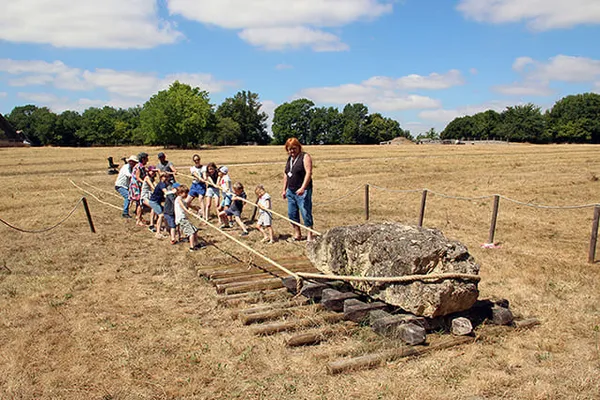 Atelier "Bâtisseurs de mégalithes" en famille - dès 8 ans