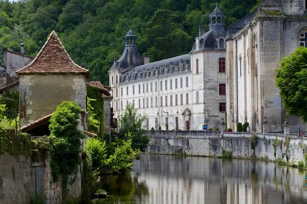 Visite nocturne à l'Abbaye de Brantôme