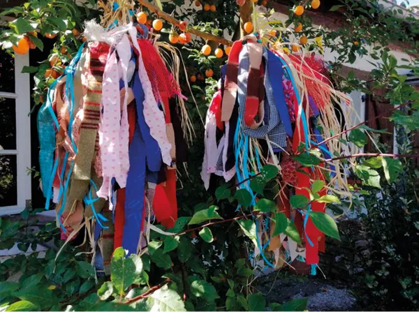 Création Collective d'un arbre à souhaits