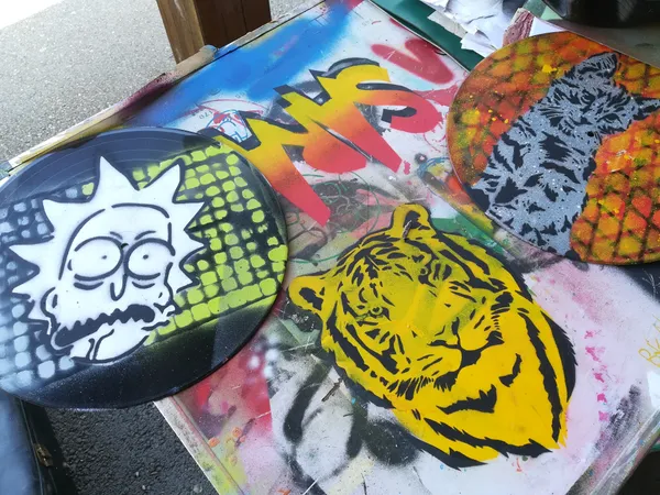 Ateliers street-art sur disques vinyles