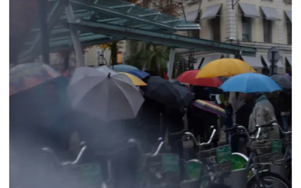 Une photographe fait le trottoir
