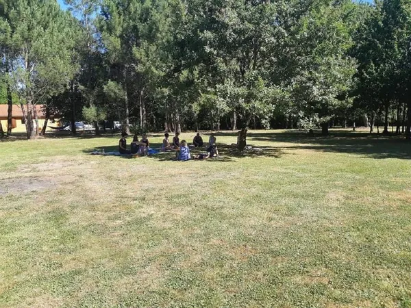 Yoga dans le jardin