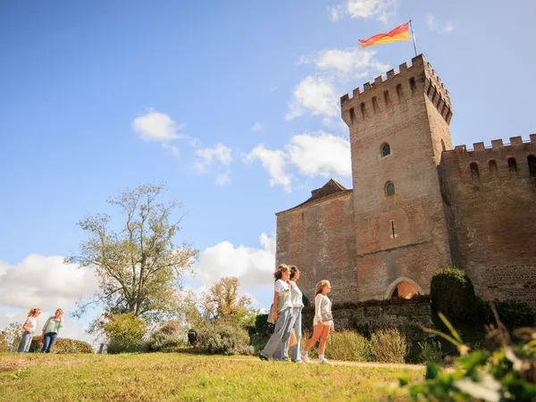 Le stand « tourisme & loisirs » Coteaux Béarn Madiran s’invite au Week-end de l'Histoire au château !