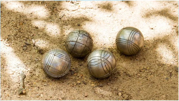 Concours de pétanque