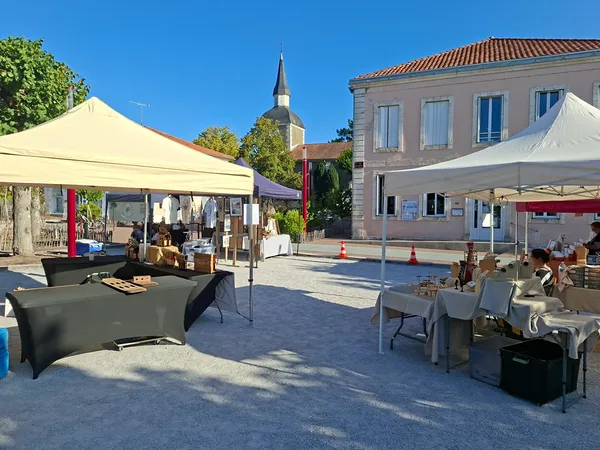 Marché saisonnier, artisans et créateurs locaux