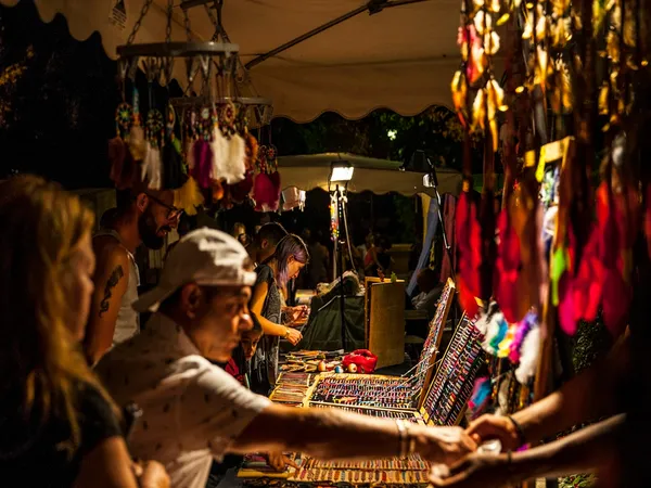 MARCHÉ NOCTURNE DU TERTRE