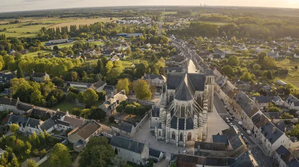 Visite royale à Cléry-Saint-André