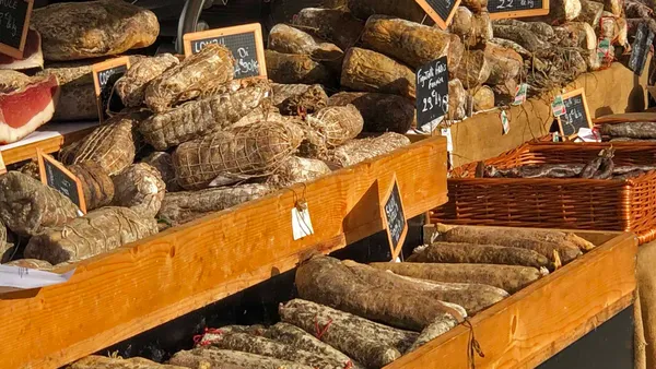 MARCHE DE LA PLACE ABBATUCCI AJACCIO