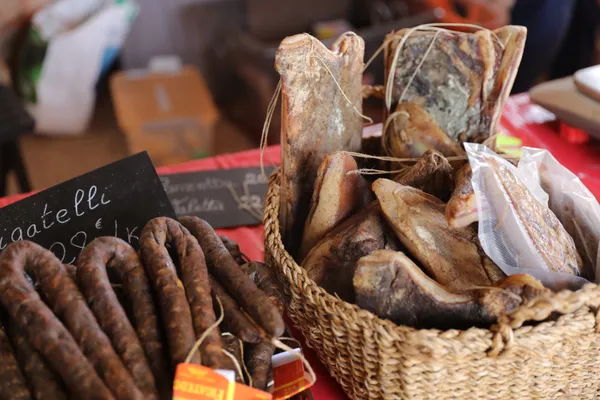 MARCHÉ DU VENDREDI MATIN
